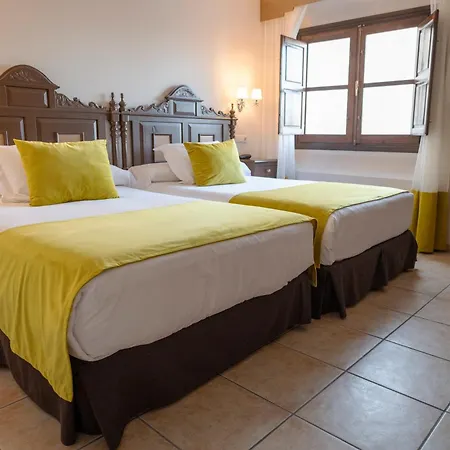 Hotel Maria De Molina 3*